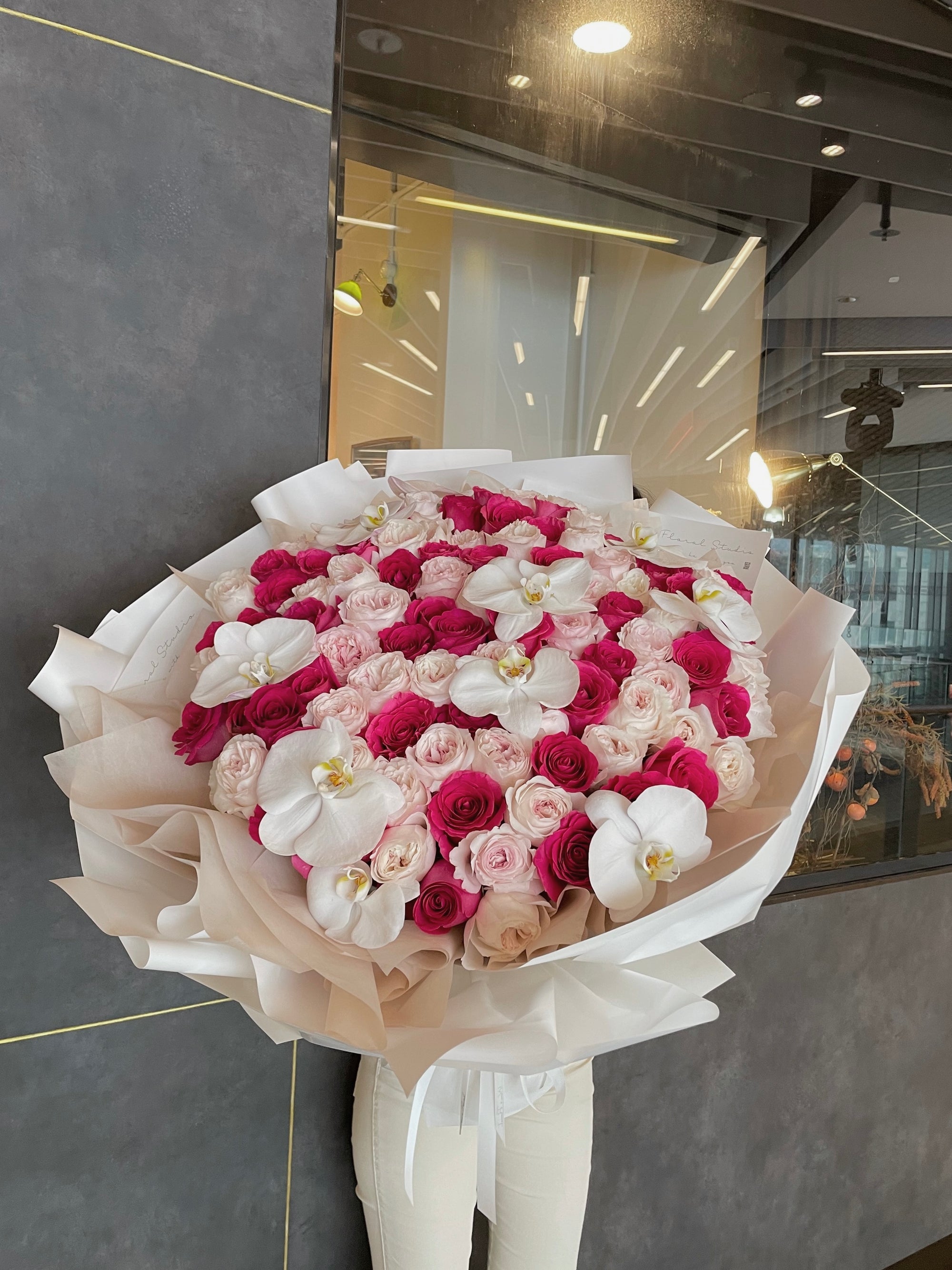 Wen's Floral Studio Bouquets Table Arrangements Weddings Events Workshop Roses Only Singapore